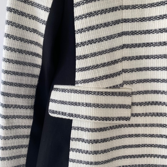 Ivanka Trump Blazer - Picture 3 of 5